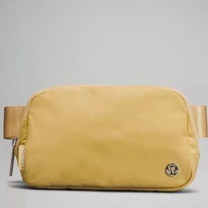 Lululemon Everywhere Belt Bag Golden Serpentine